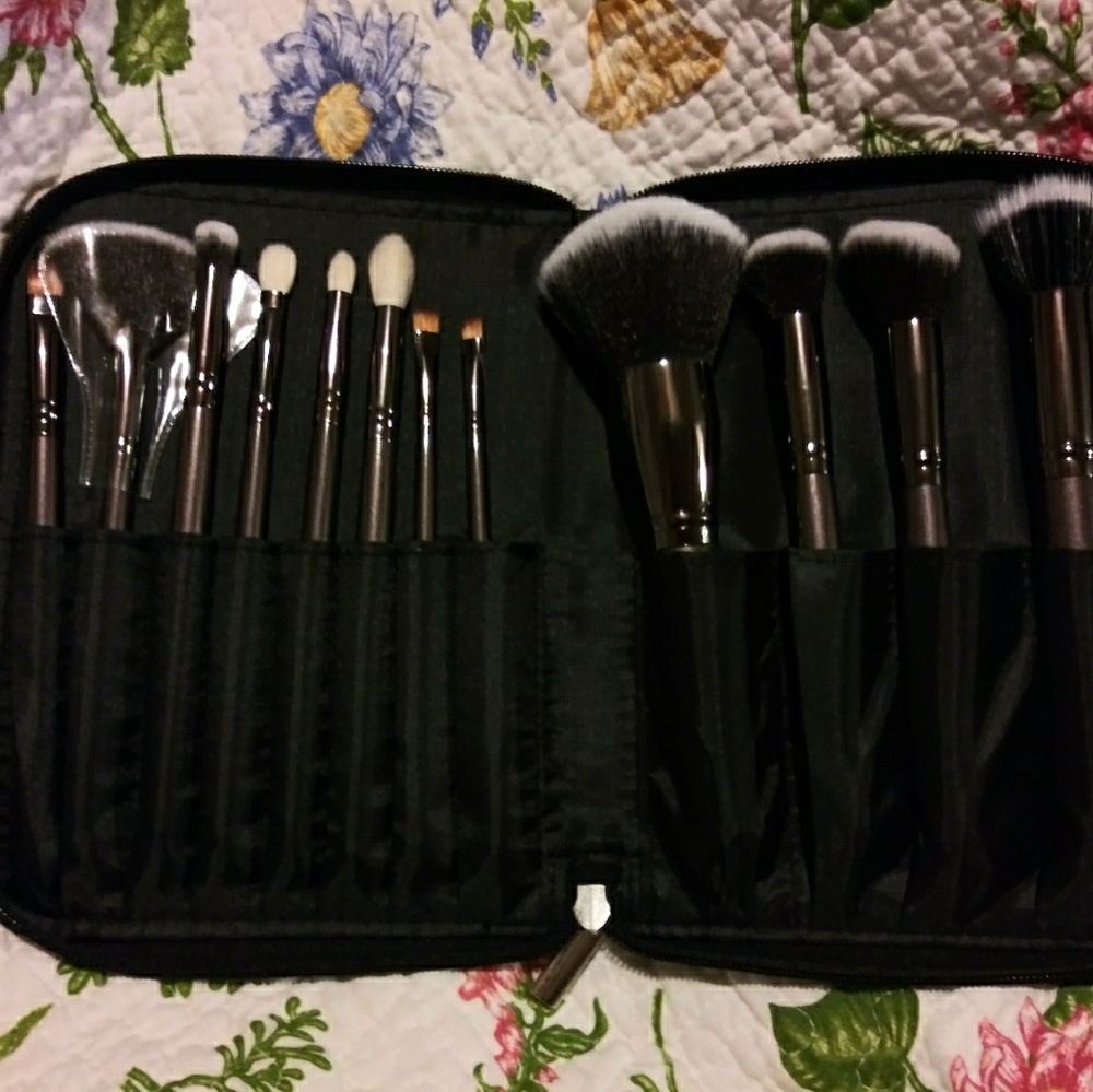 Morphe makeup brushes